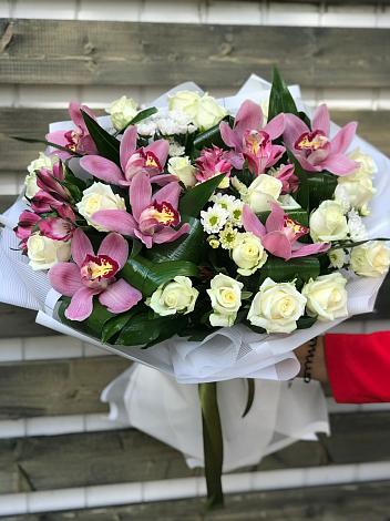 Букет цветов из: Розы и Хризантемы в Больших Ключах