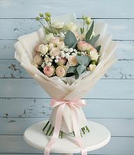 Букет цветов из:  Розы и Лизиантусы в Больших Ключах