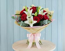 Букет цветов из:  Лилии и Розы в Больших Ключах