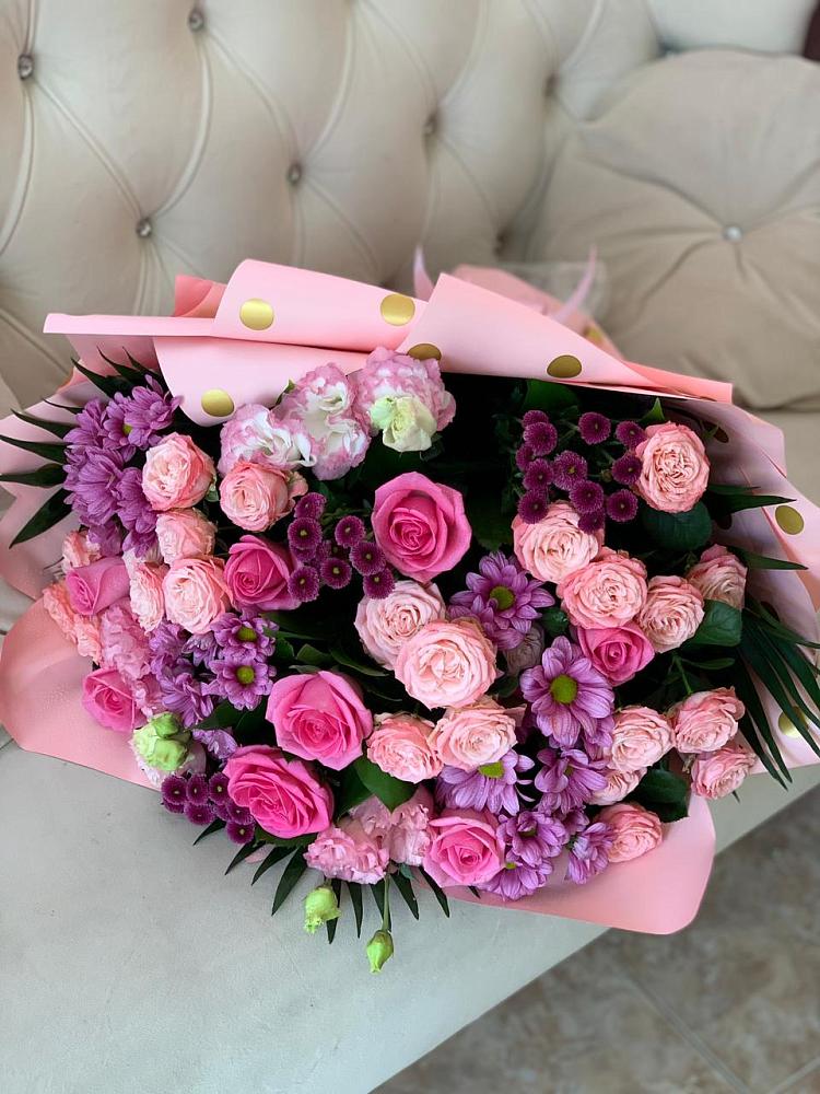 Букет цветов из: Хризантемы, Розы и Лизиантусы в Больших Ключах