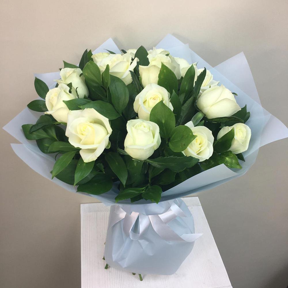 Букет 15 Белых роз Проуд в Больших Ключах