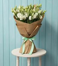 Букет цветов из:  Лизиантусы в Больших Ключах