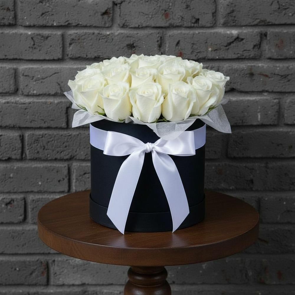 Цветочная композиция из Розы в шляпной коробке в Больших Ключах