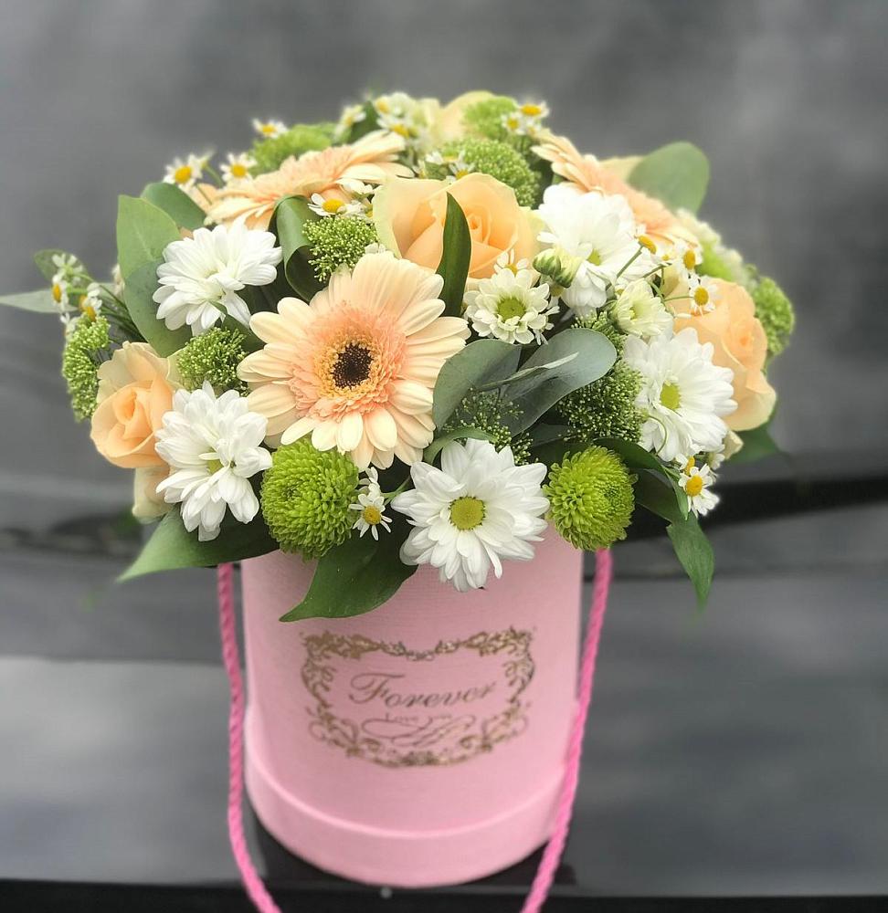 Цветочная композиция из Розы, Герберы и Хризантемы в шляпной коробке в Больших Ключах