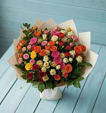 Букет Микс из разноцветных кустовых роз в Больших Ключах